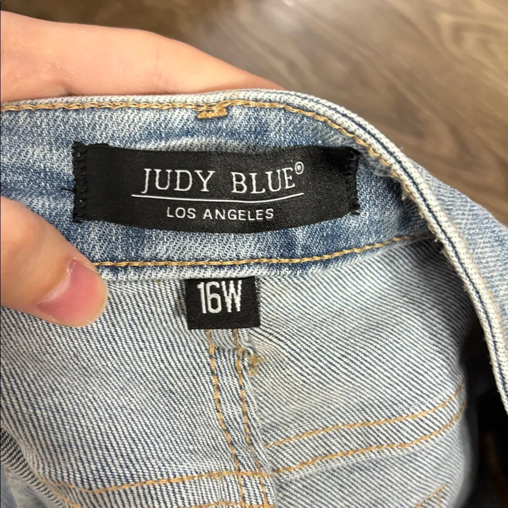 MID RISE CONTROL TOP DISTRESSED SKINNY JEANS BY JUDY BLUE JB88797 - Image 7