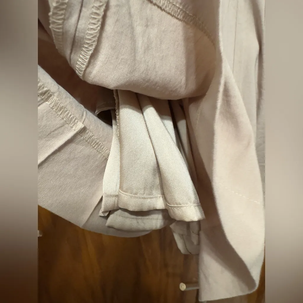 New VINCE Inverted Pleated A-line Shorts Tan Linen Blend Button Detail size 12 - Image 6