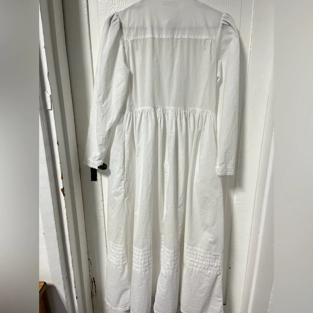 Eileen West Queens Anne Lace Victorian Dreams long button front nightgown size S White - Image 3