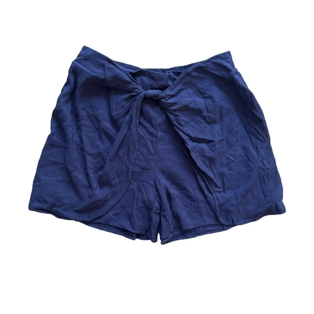 Anthropologie Hei Hei Linen Blend Twist Front Wrap Skirted Shorts | Blue | XS - Image 2