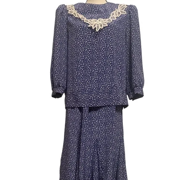 Vintage‎ Blue and White Lace Blouse and Skirt Set Sz M/L Size M - Image 2