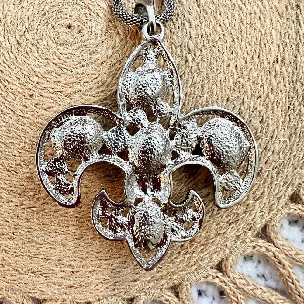 Silver Tone Large Fleur De Lis Pendant Necklace Mixed Color Turquoise Stones Box - Image 4