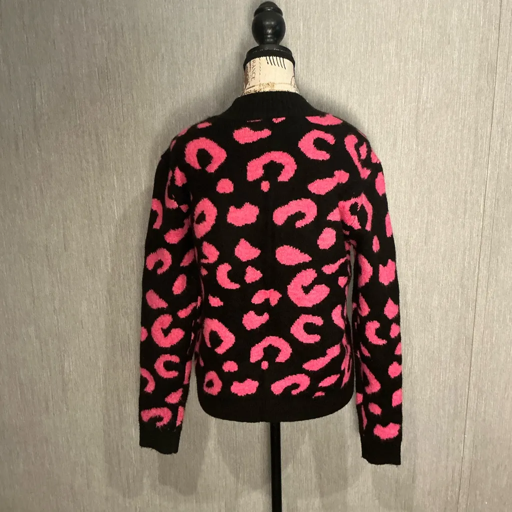 Line & Dot Stylish Pink and Black Leopard Print Sweater Size XS - Image 5