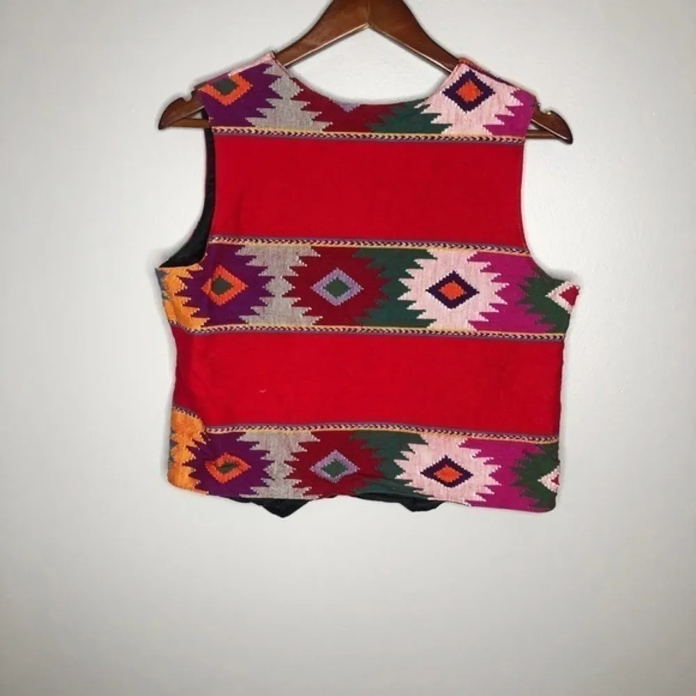 Orvis red southwestern print aztec button vest - Image 6