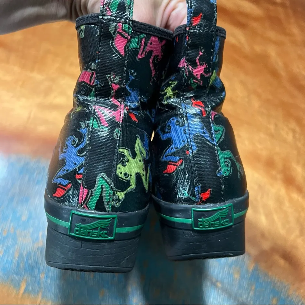 Dansko Vail Frog Print Clog Rain boots vegan waterproof pull on size 38 colorful - Image 8