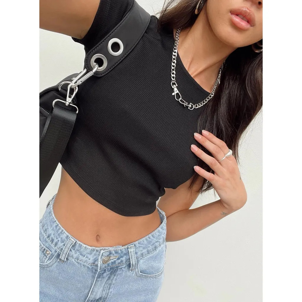 Princess Polly Black Ribbed Classic Cropped Tee - Image 3