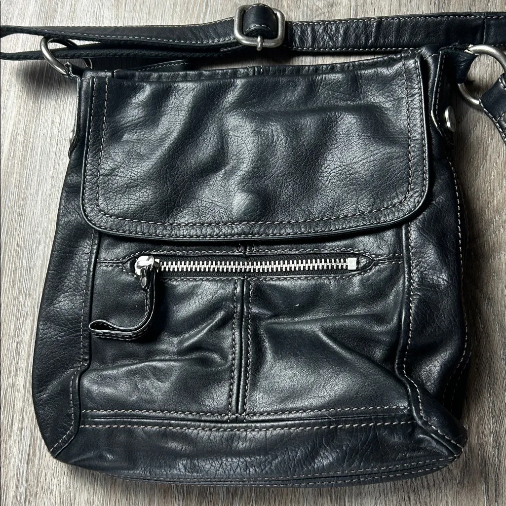 Fossil  Black Leather Crossbody Bag - Image 3