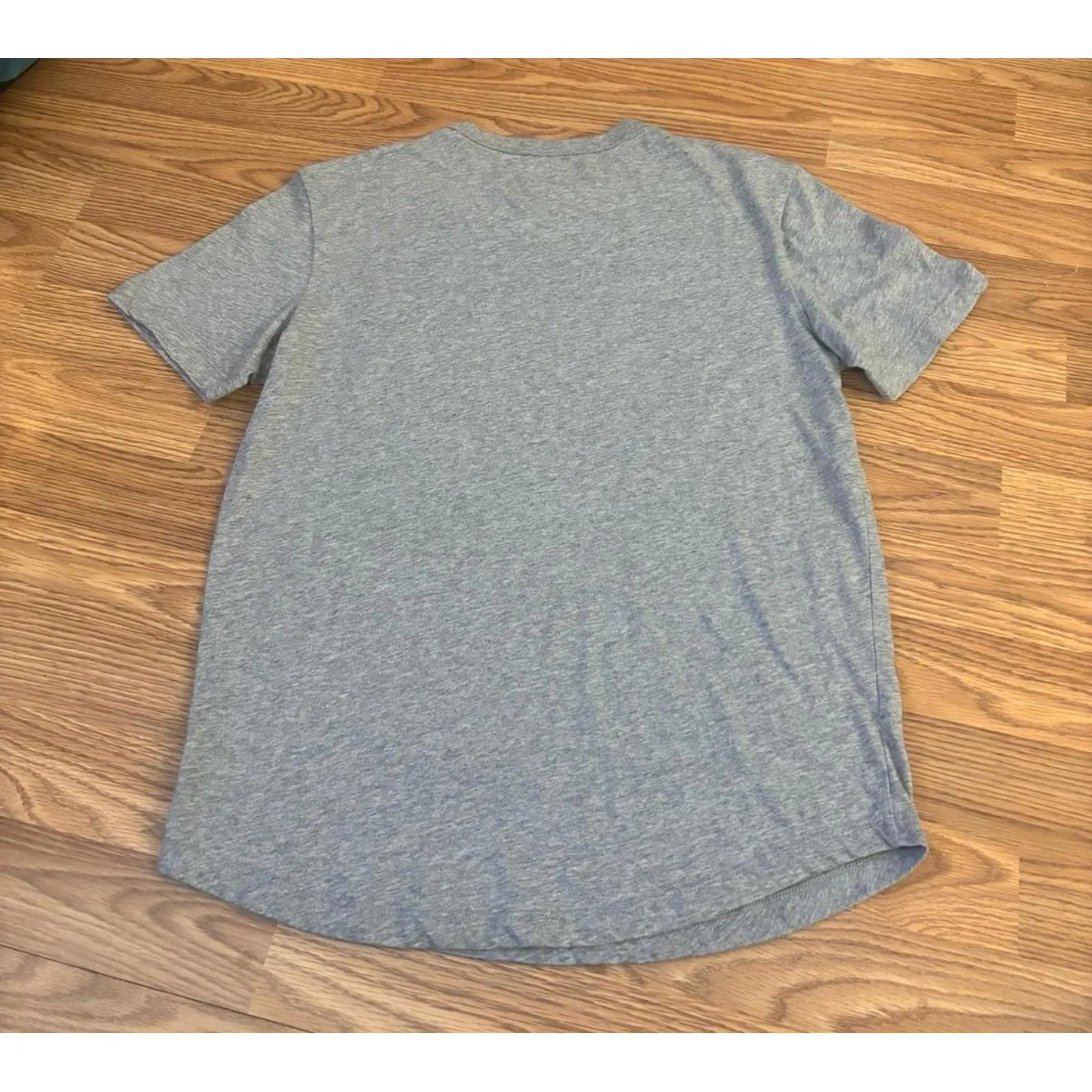 American Eagle Lounge Grinch T-Shirt Size Small - Image 6