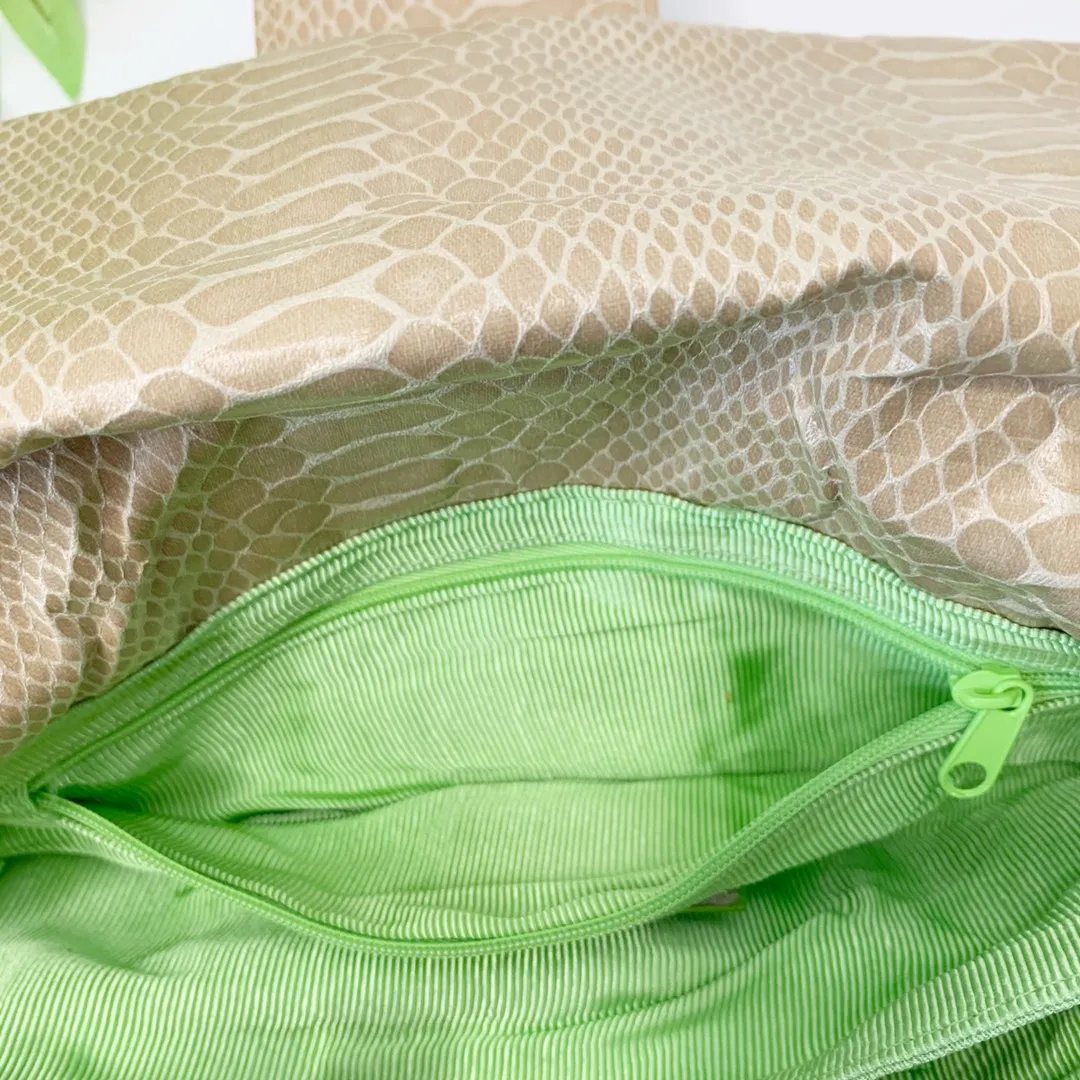 Bowtie Snakeskin Looking Clutch / Crossbody - Image 8