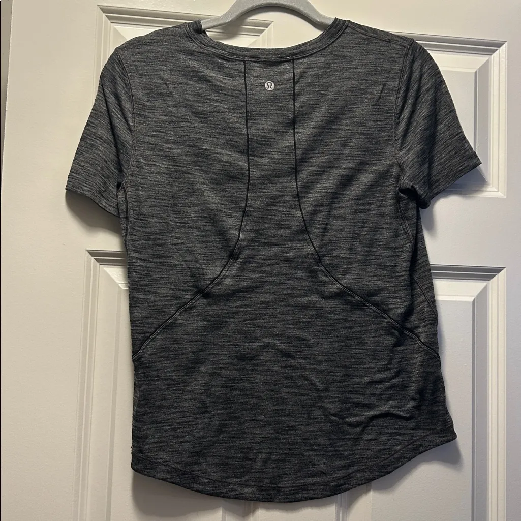Lululemon gray athletic top - Image 2