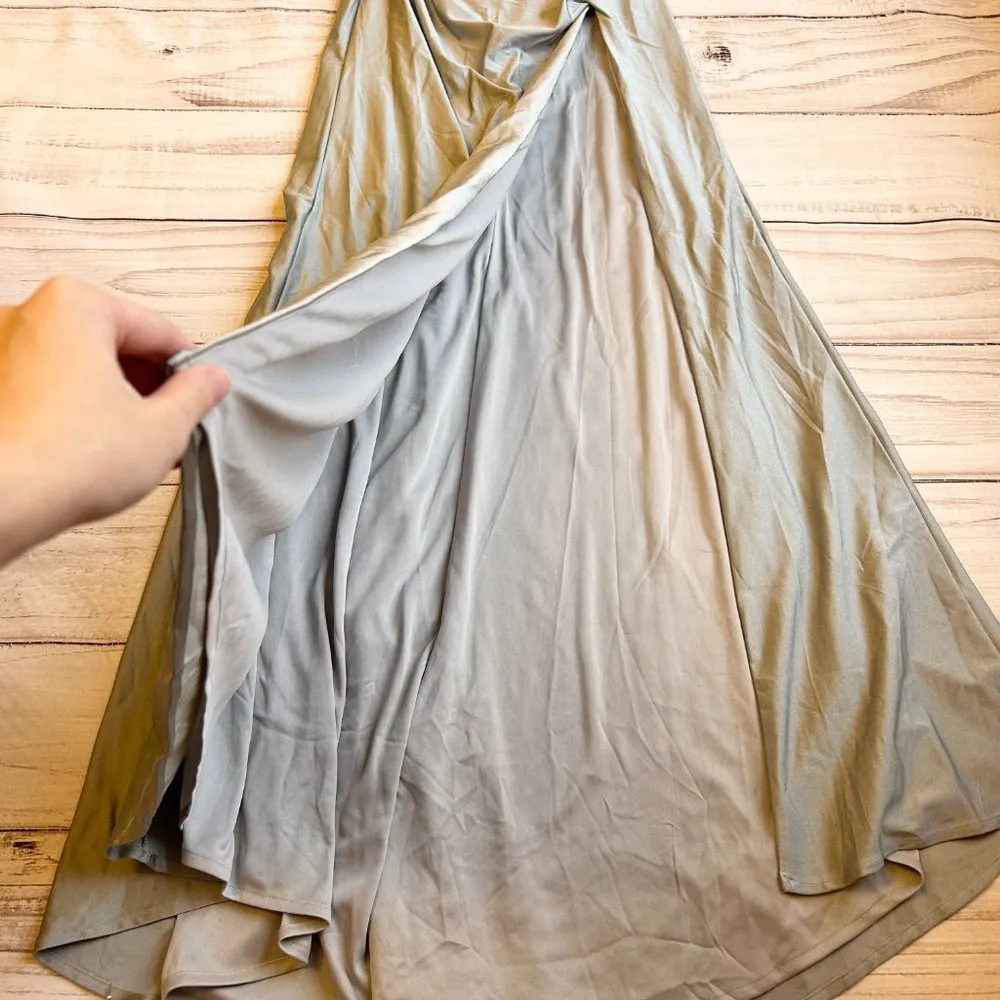 La Femme Silver Metallic High Leg Floor Length Formal Dress Size 2 NWT - Image 8