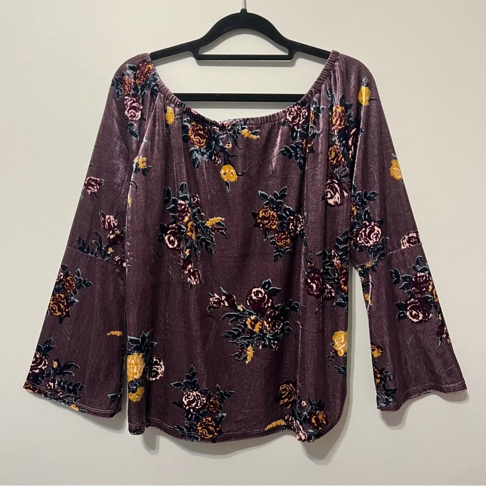 It's Our Time Purple Velvet Floral Off the Shoulder Bell Sleeve Top Size M - Image 2