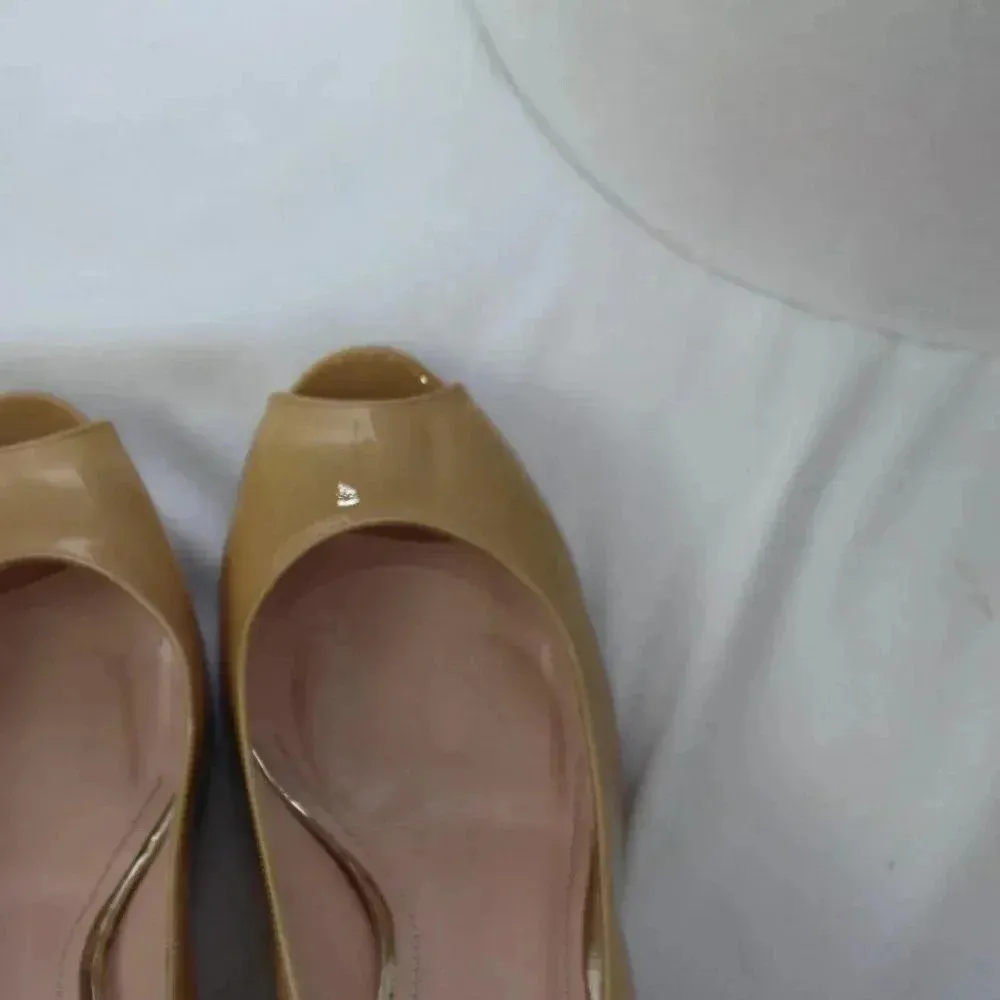 STUART WEITZMAN Beige Heels size 7 - Image 7