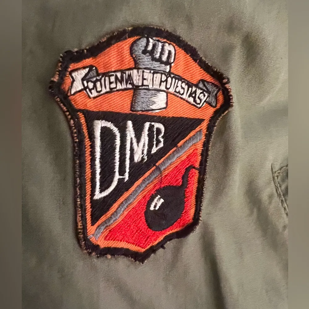 East West by The Panda Group Vintage Military Green Patch Bomber Jacket Hoody Size M - Image 10