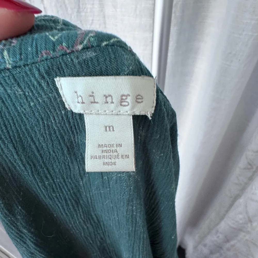 Hinge blouse size medium - Image 3