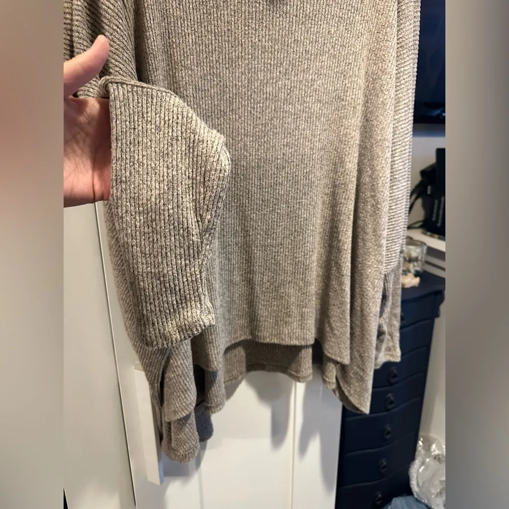 SELF CONTRAST Poncho In Taupe Gray Made In USA Tan Size M - Image 5