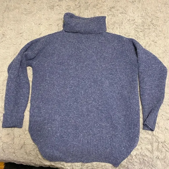 Lulu’s Blue Knit Sweater - Image 2