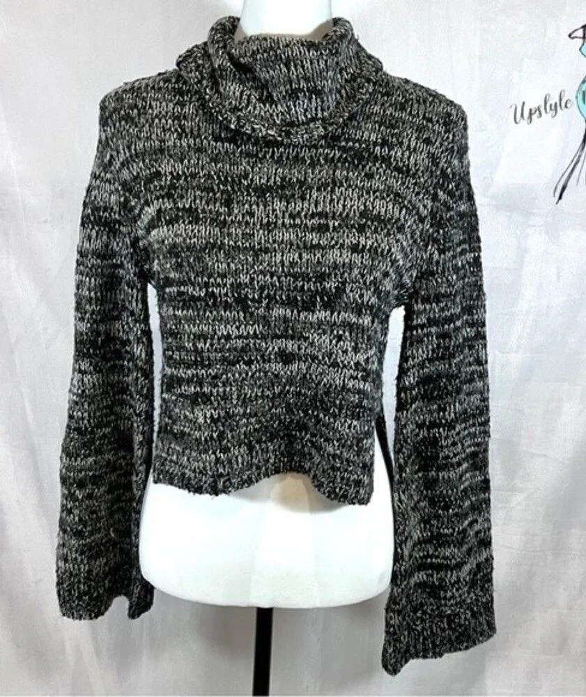 black and gray long flare sleeve cropped turtleneck sweater size XS - Image 2