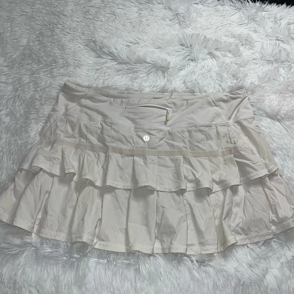 Lululemon  Pace Setter Tennis Golf Skirt White size 10 - Image 2