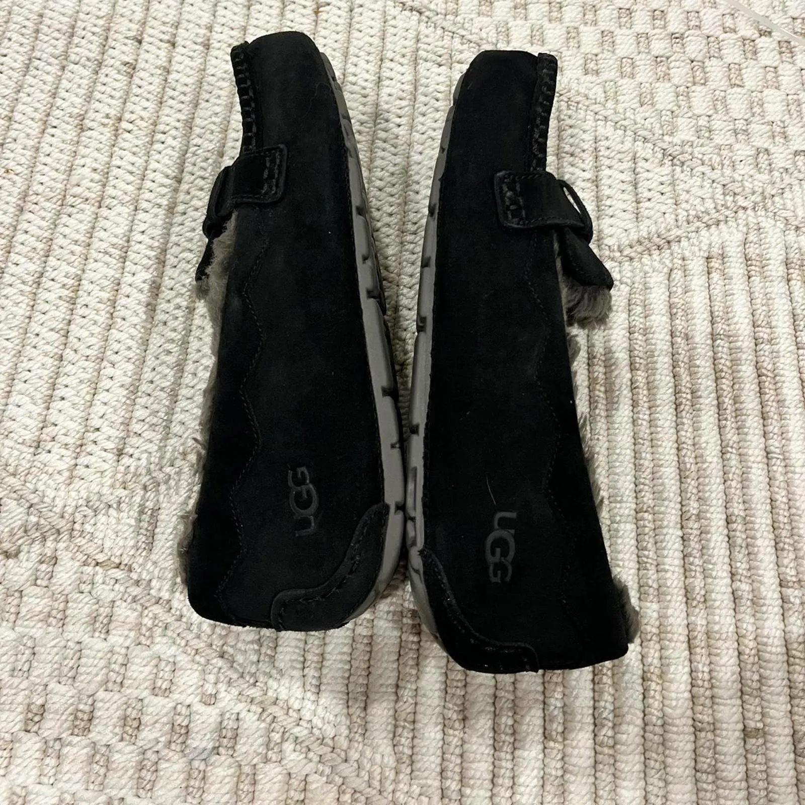 UGG  Women's Willow Moc Toe Loafers - Image 4