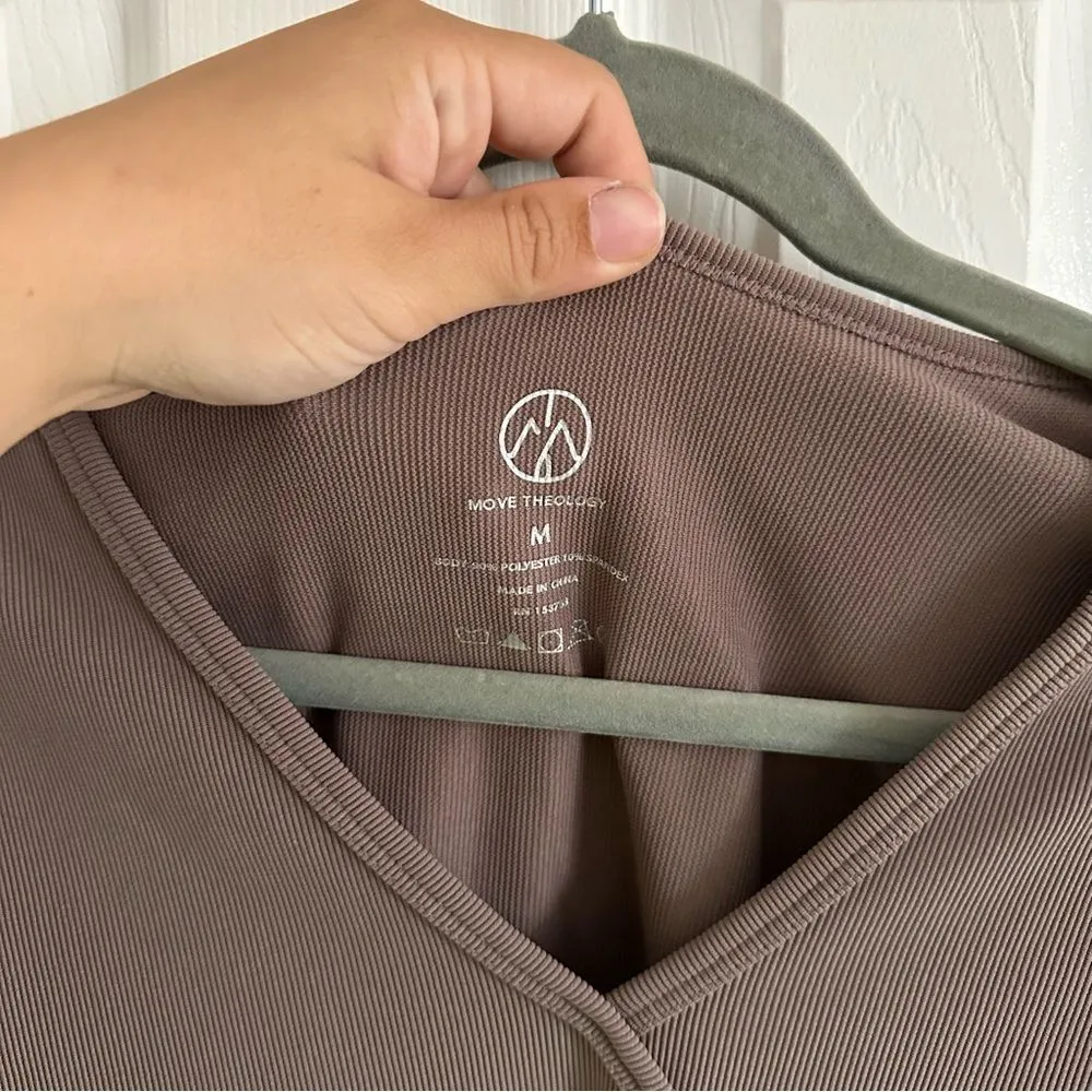 Move Theology Women’s Tan Cropped Workout Top Size Medium - Image 2
