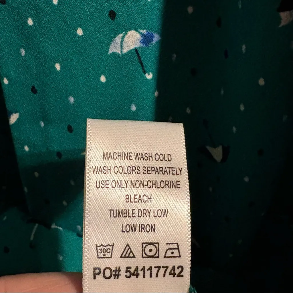 Catherines Womens Artsy Rain Umbrella Popover‎ Top Size 3X Green Slit Sleeve - Image 7