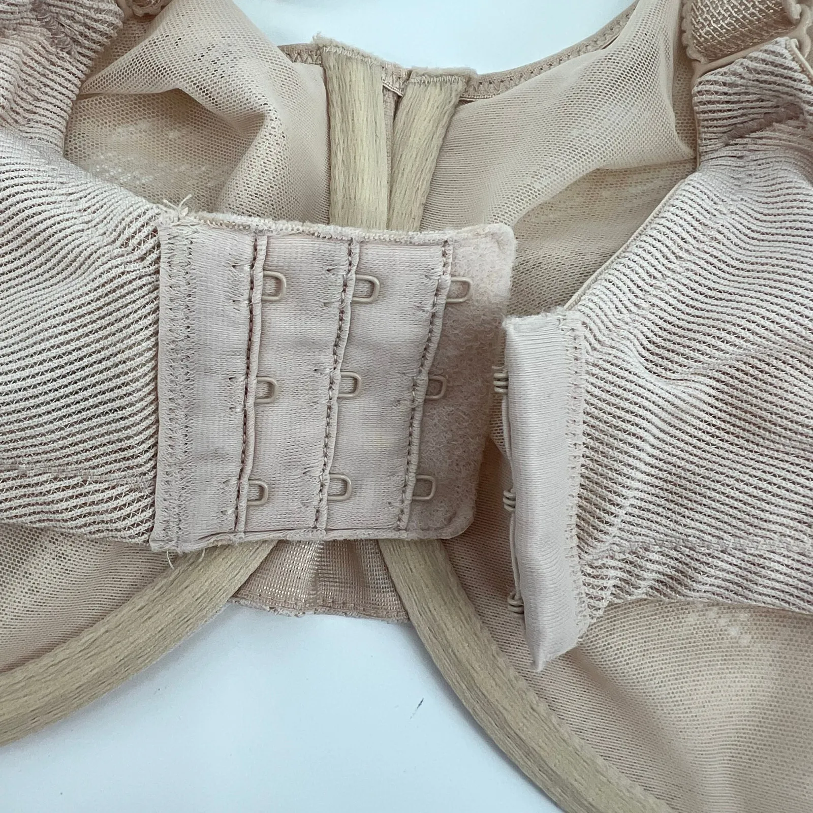 Wacoal Visual Effects Minimizer Underwire Bra style 857210 Sand (nude) size 38G - Image 4