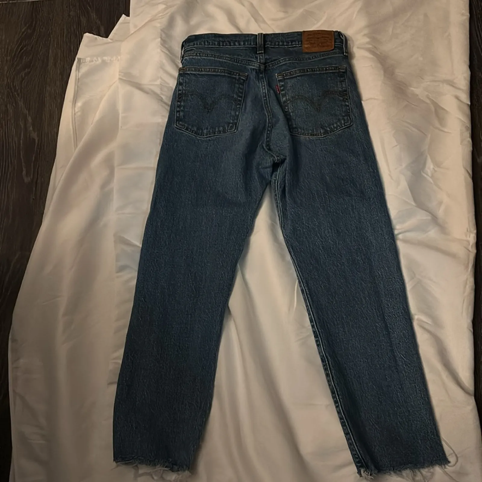 Levi's Wedgie Straight Leg Raw Hem Blue Denim Jean 26 Casual Boho Western Rocker - Image 3