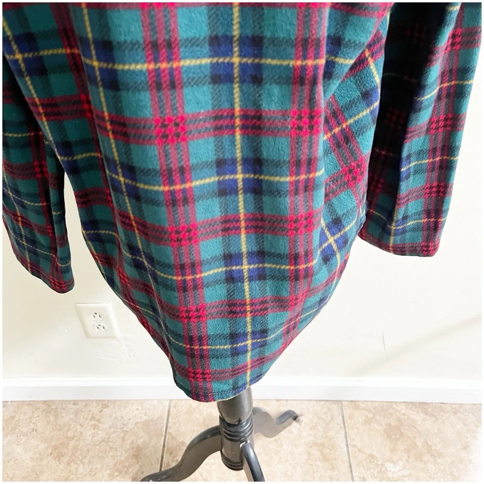 Lauren Ralph Lauren Women’s Monogram Plaid Flannel Pajama Top Button Front Med - Image 6