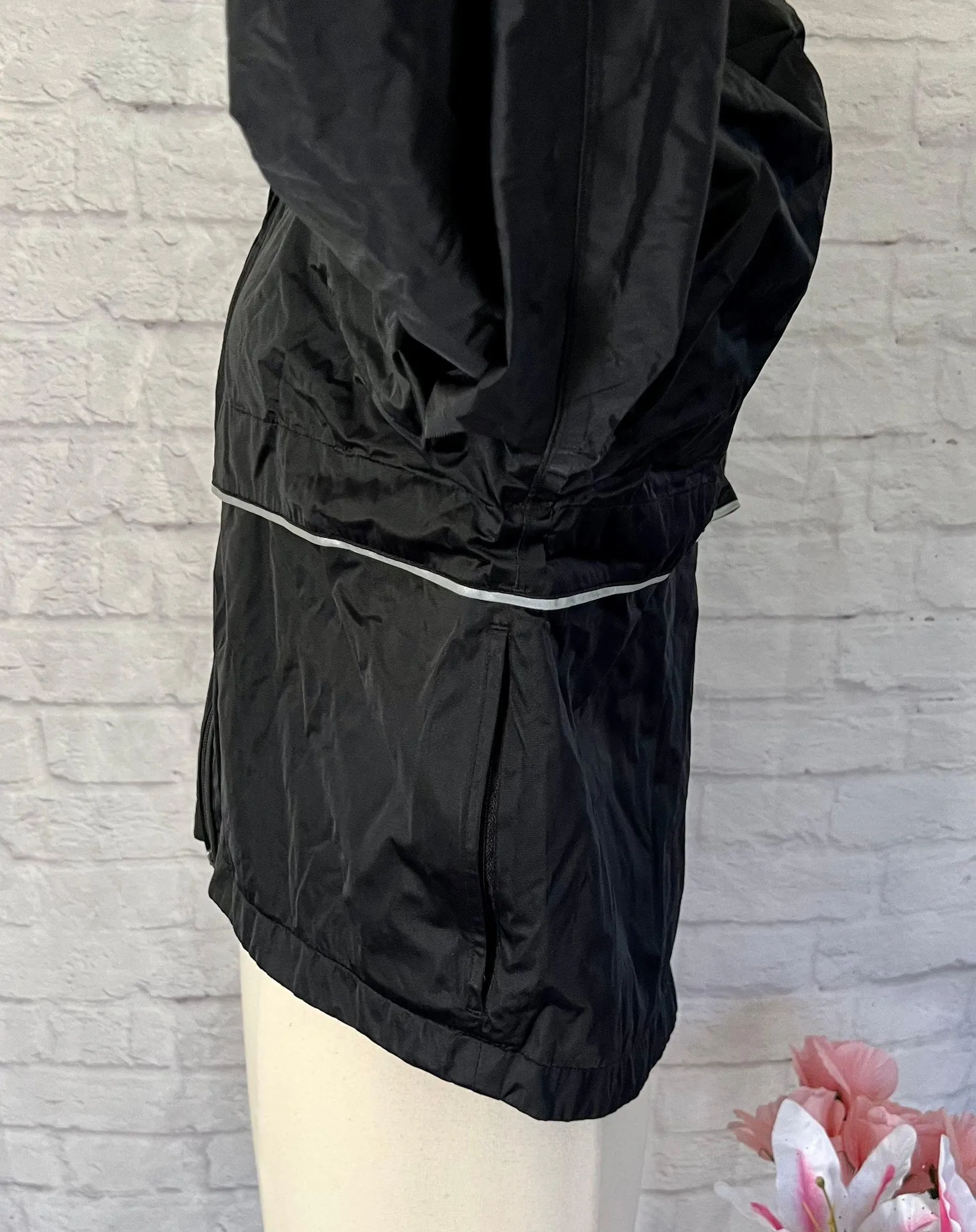 Windbreaker - Image 15