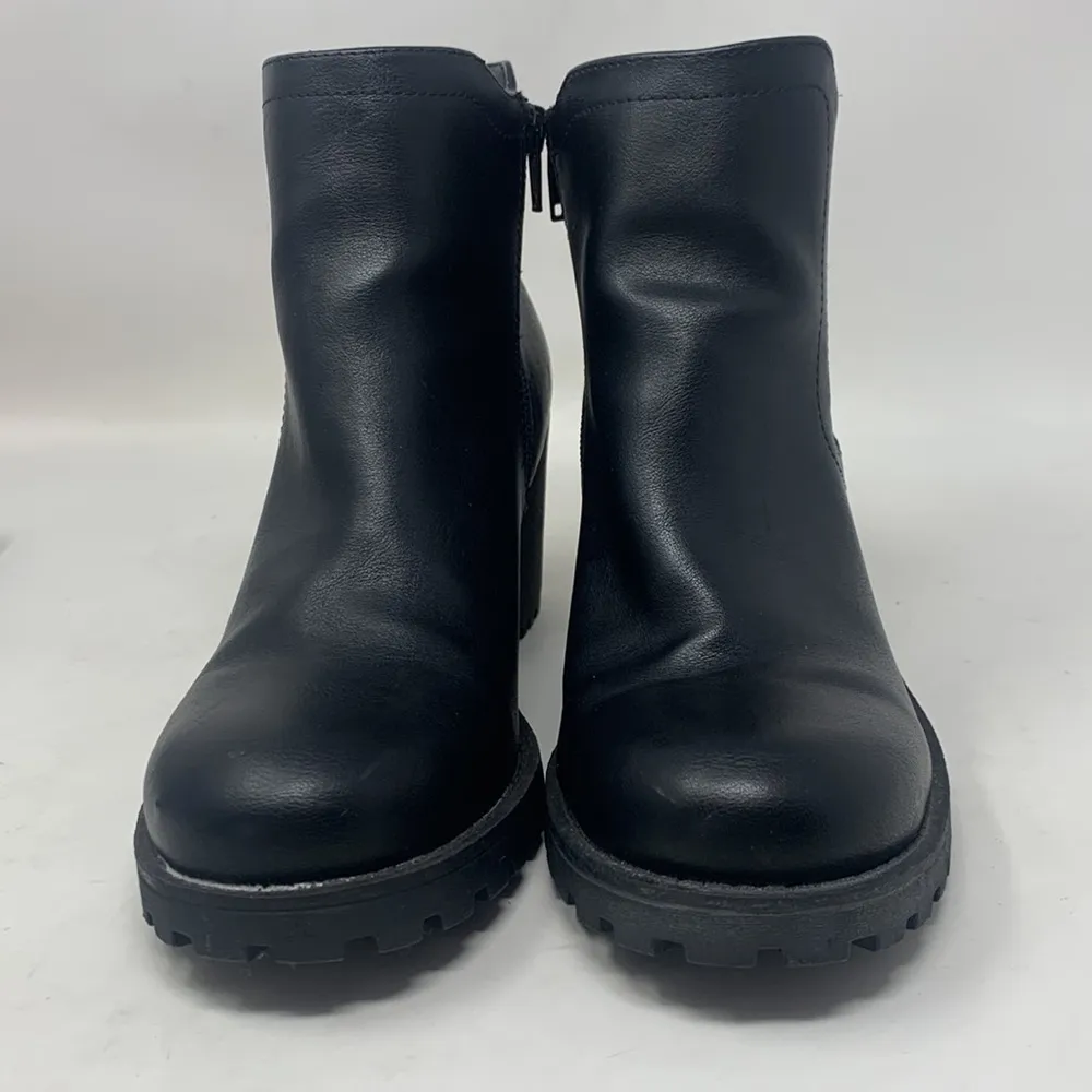 American Rag Women's Morghan Fabric Closed Toe Ankle Chelsea Boots - Image 2