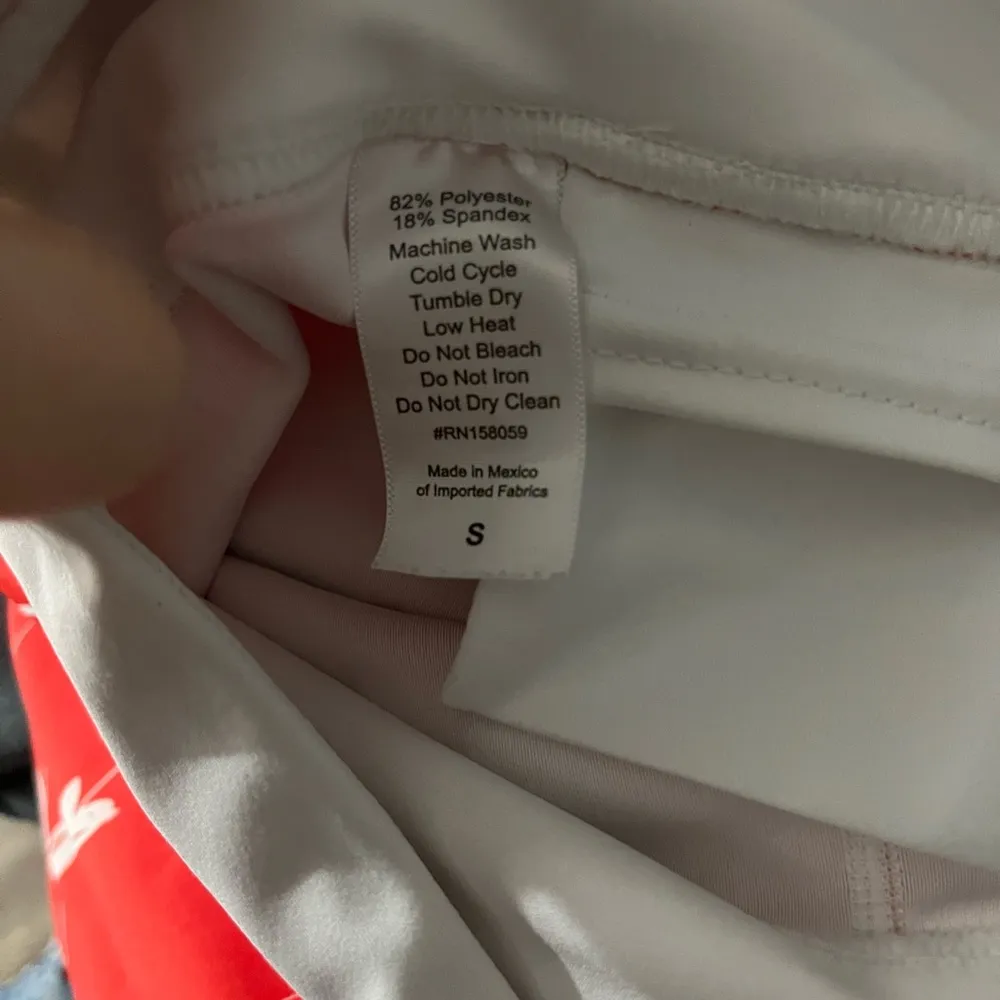 Vastitch Falling Hearts Capri Size Small - Image 13