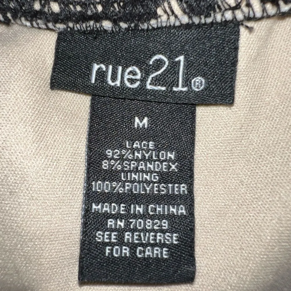 Rue 21 super cute sleeveless lace top with lace up design in front of! - Image 7