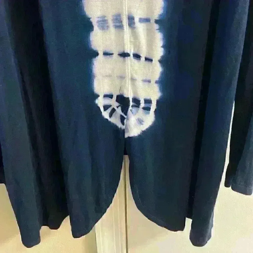 SUNDAY NAVY tie dye long sleeve long‎ line slit back top, 3X - Image 4