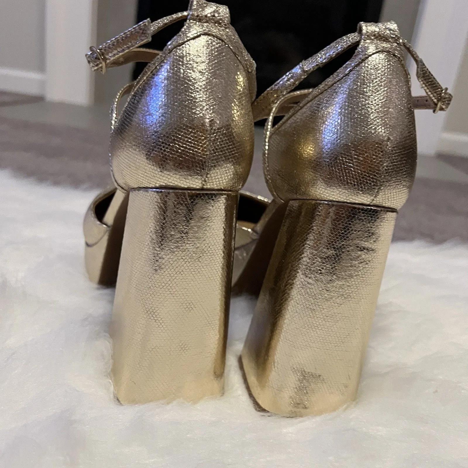 Chelsea & Violet Women’s Pumps 9M Chunky Heels Gold Y2K - Image 5