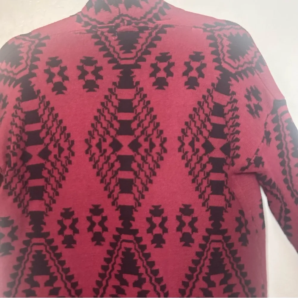 FATE burgundy and black Aztec print long sleeve open front cardigan size small - Image 14