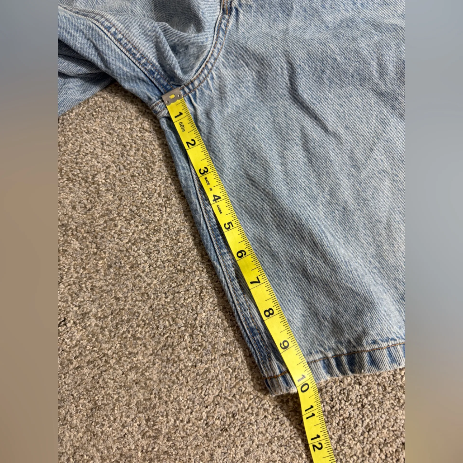 Abercrombie & Fitch A&F Mid Rise Loose Short in Light Wash Blue Denim Size 29 - Image 11