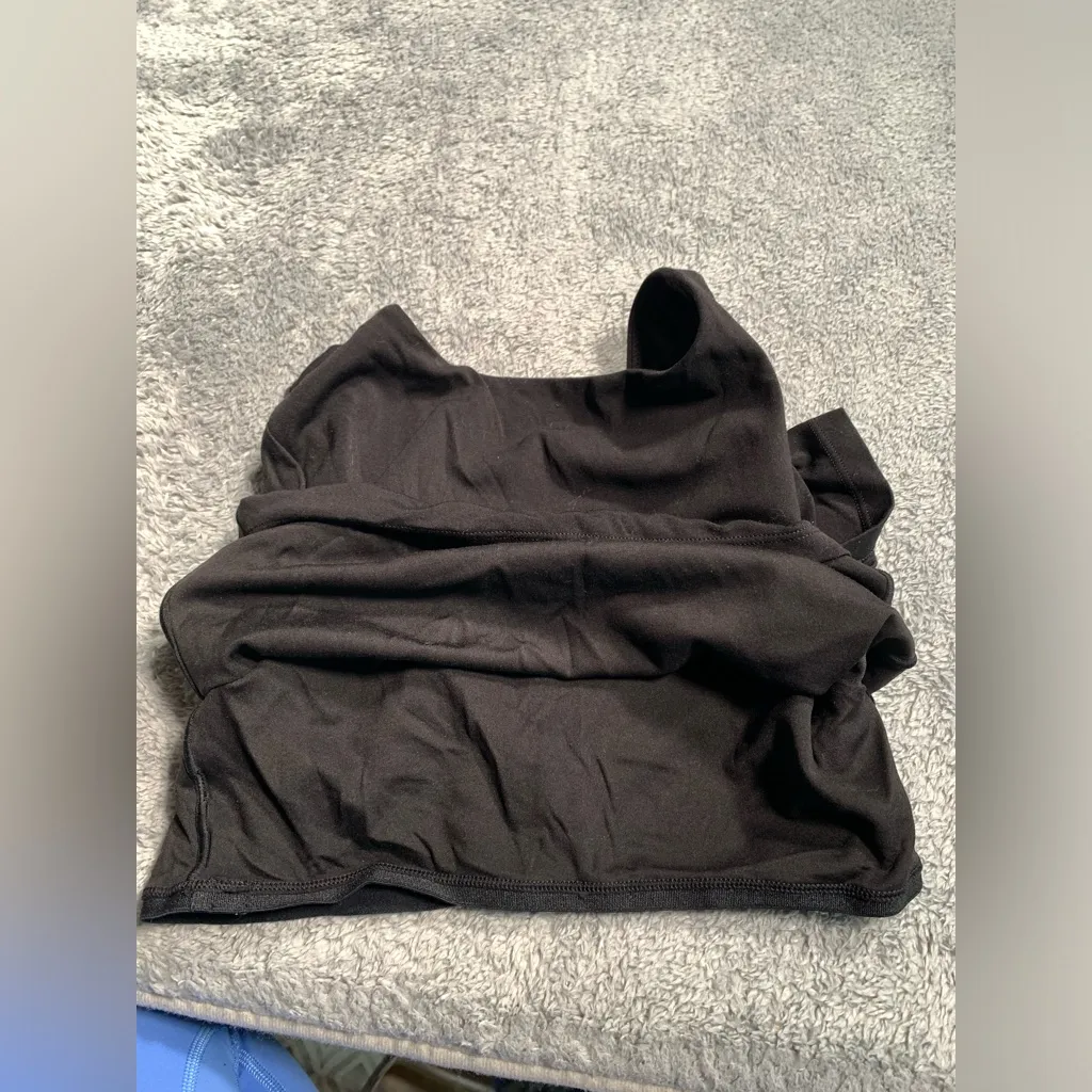 Aerie offline real me black cropped tee with built in shelf bra - Image 6