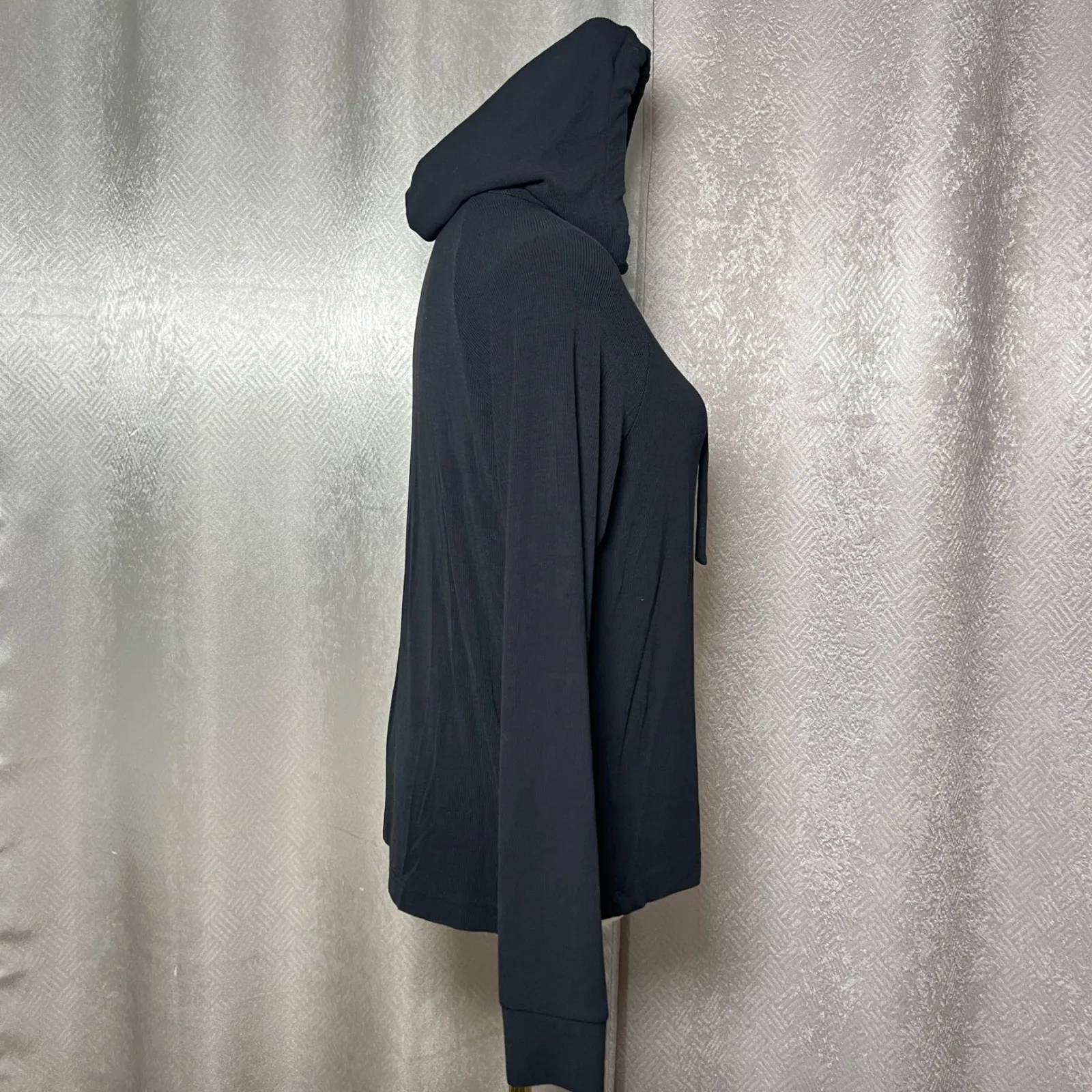 Cozy Earth Hoodie Long Sleeve Lightweight XS Black Pullover Athleisure Casual - Image 4