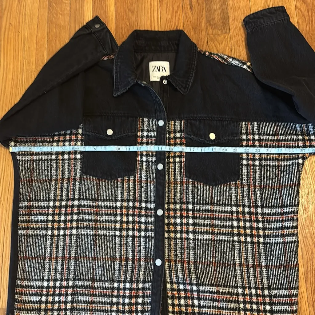Zara Black and Plaid Jean Jacket - Image 10