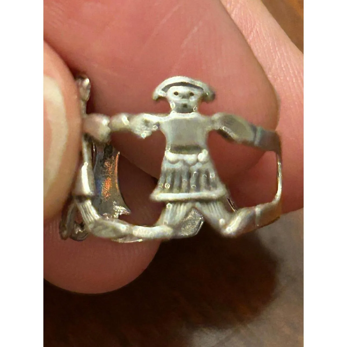 Sterling Silver 925 ring size 4.5 2.18g kids playing - Image 3