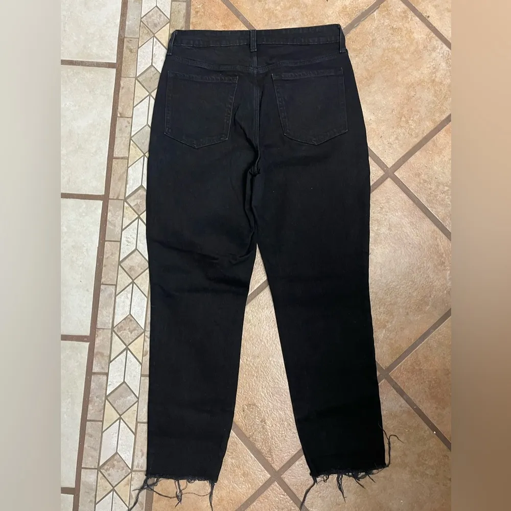 Old Navy Black O.G high-rise Ankle Cropped Jeans with Frayed Hem - Image 2