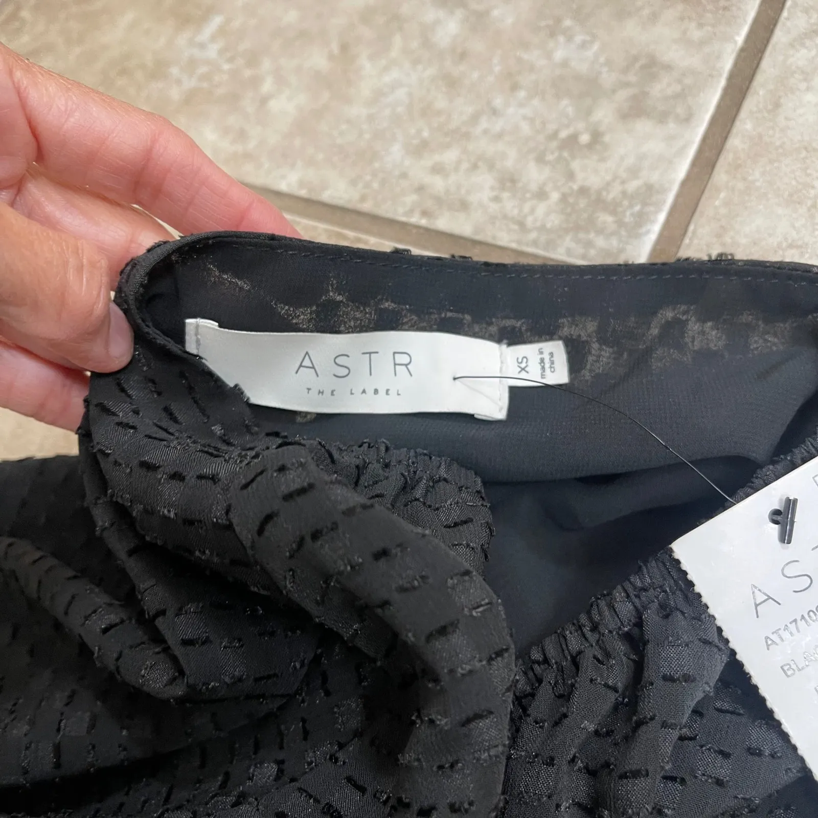 ASTR The Label Black Long Sleeve V Neck Smocked Waist Top XS nwt - Image 6