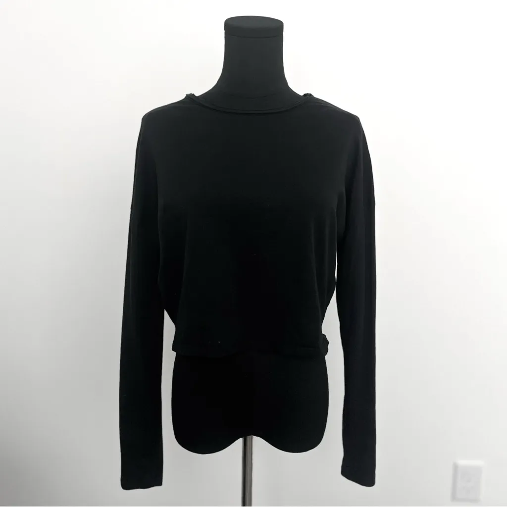 Fabletics Long Sleeve Crop Top in Size XXS - Image 2