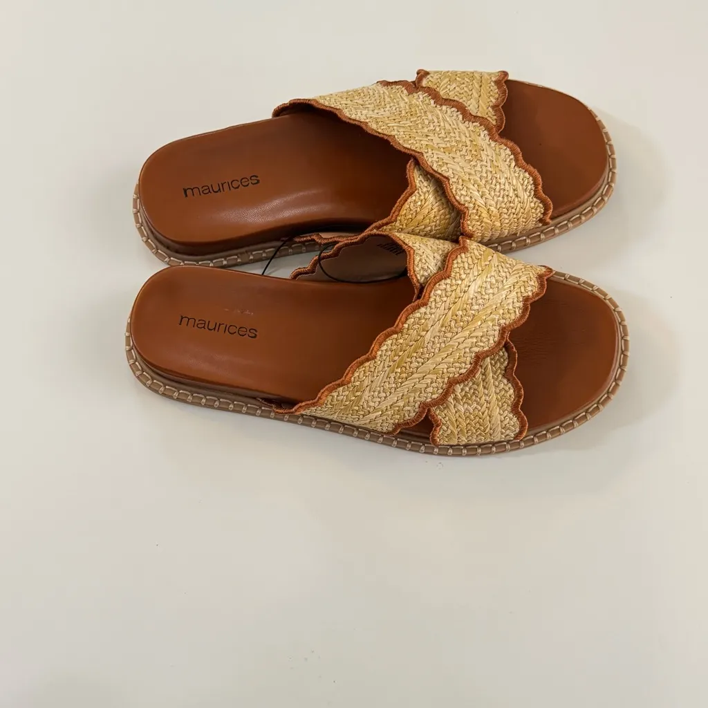 Maurices Women's Woven Crossed Strap Tan and Brown Sandals Sz 9 - Image 6