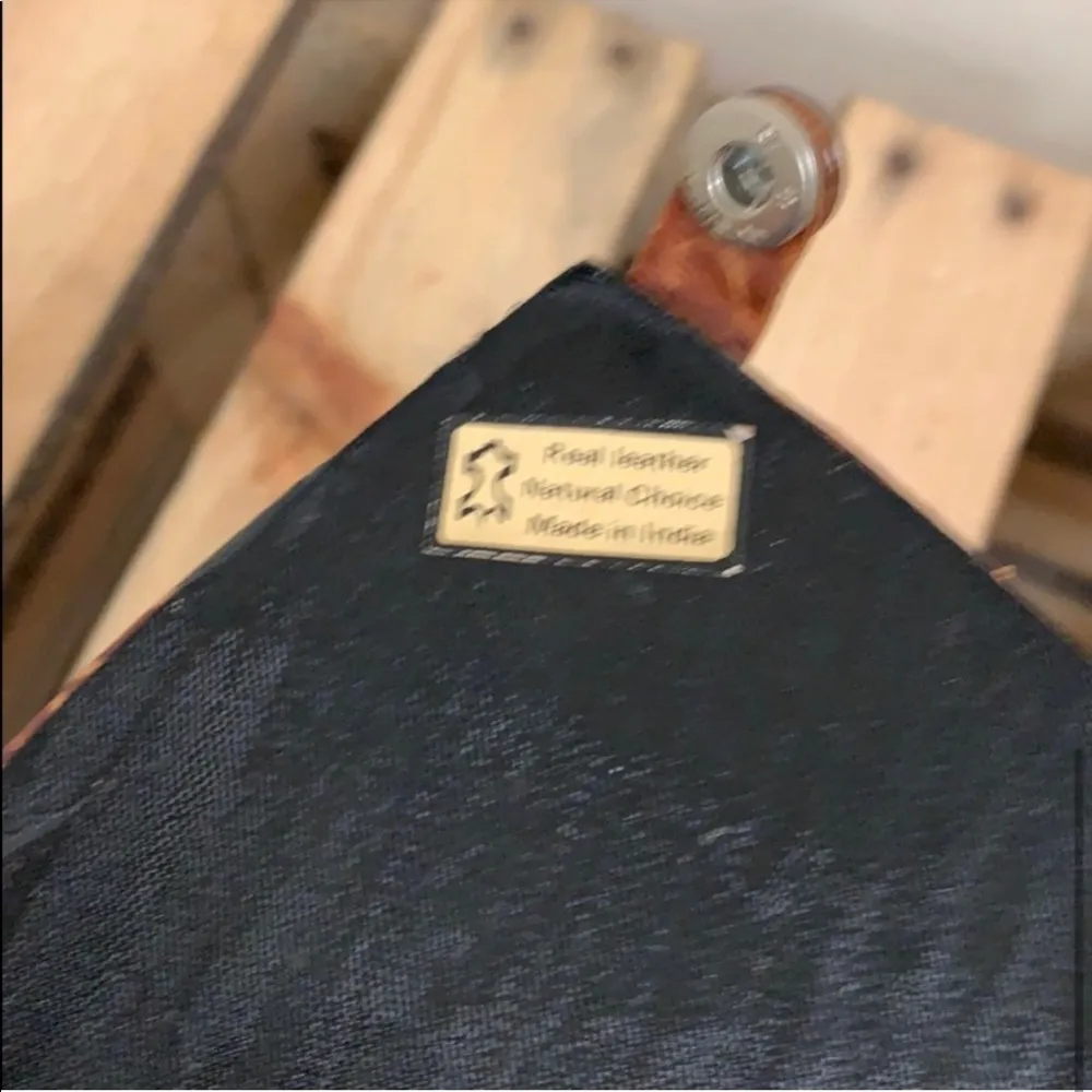 Vintage Triangular Crossbody Leather Bag - Image 6