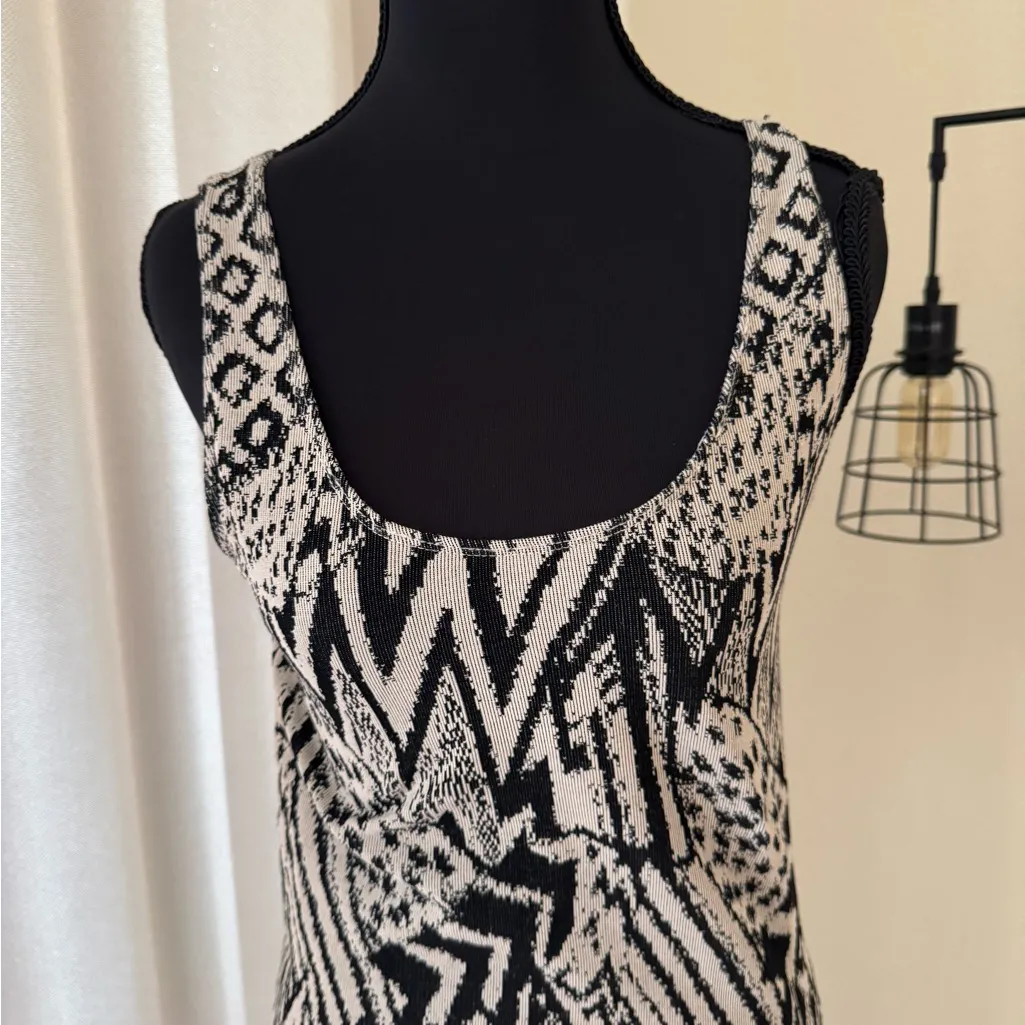 Guess Women's Black Tan 90's Geometric Bodycon Sleeveless Tank Mini M/L - Image 3
