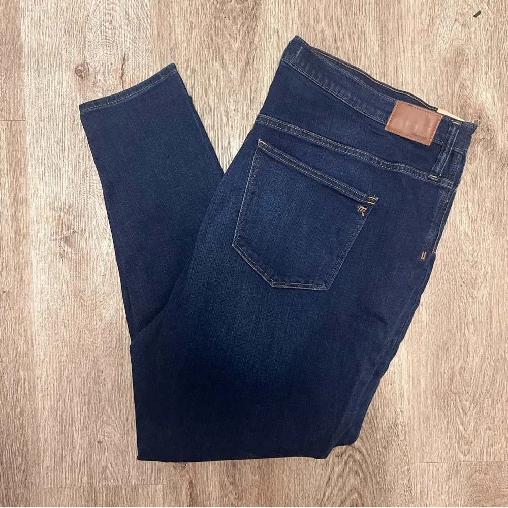 Madewell 9” Mid Rise Skinny Jeans - Image 4