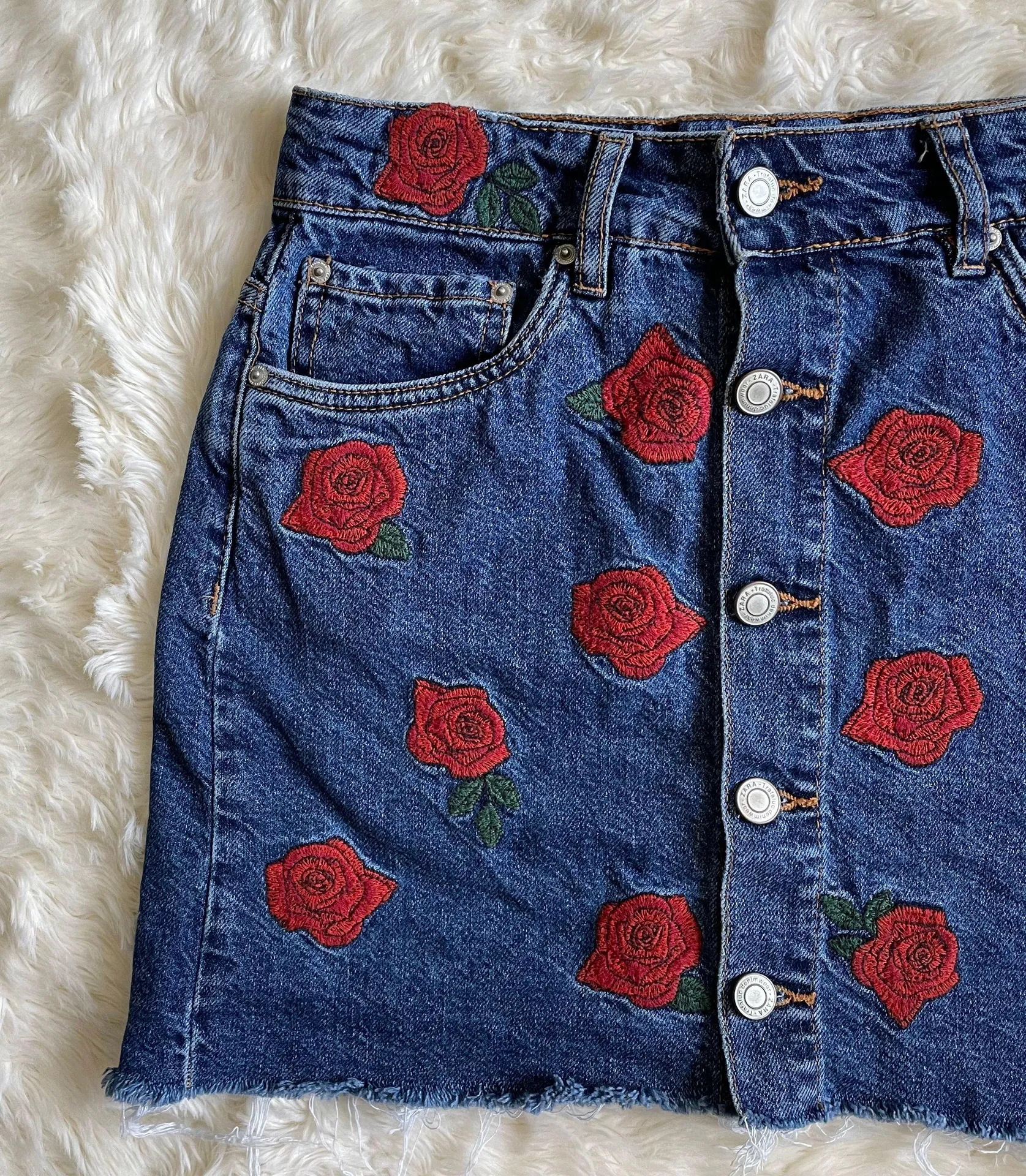 Skirt Rose Flower Embroidered Denim Button Front Mini Blue Red XS - Image 4