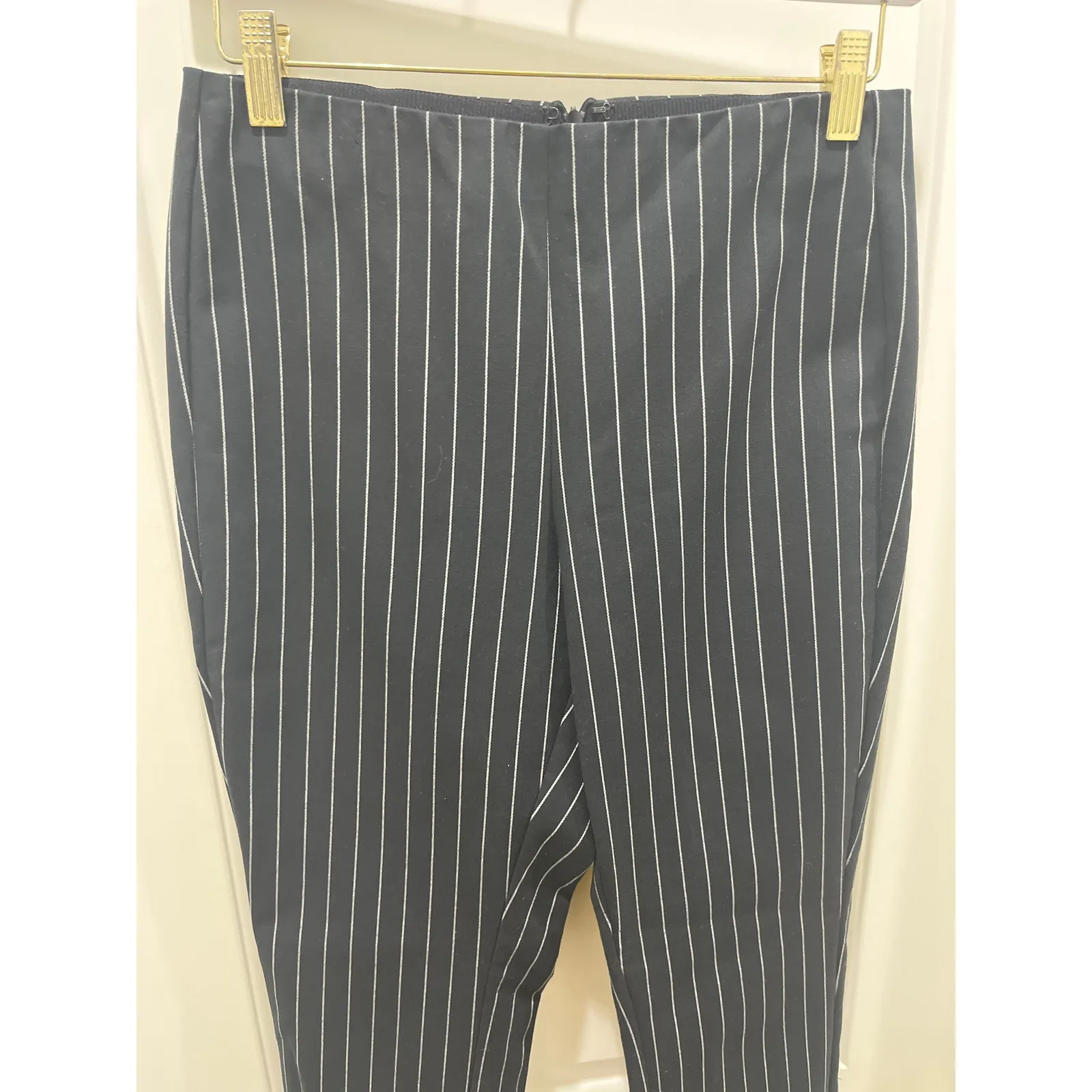 Rag & Bone Pinstriped Black  and White Ankle Pant Sz 6 - Image 3